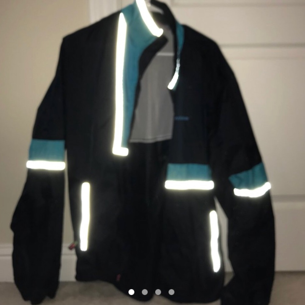 Vintage Windbreaker!!!! 🦋🍶🍼